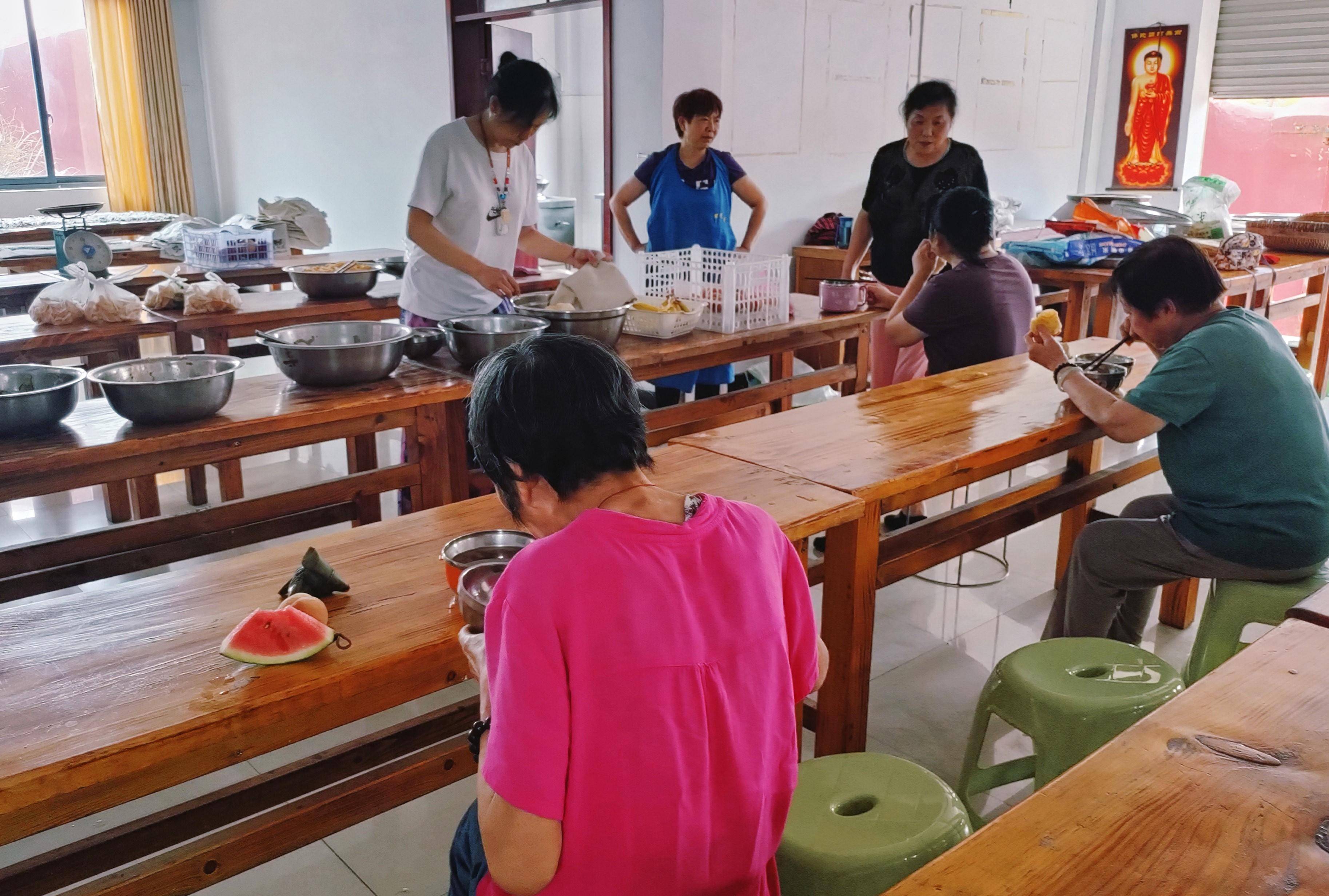 河南的佛光寺,一座尼姑庵,不收门票,素斋仅3元一份_寺庙_郑州市_女性