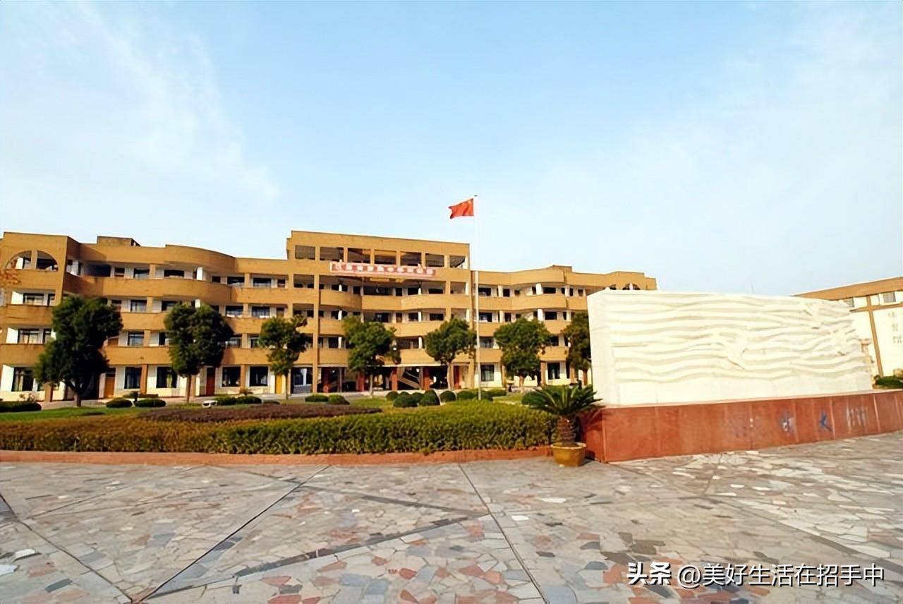 成为翻译官张璐,张京,姚梦瑶的校友,也不容易