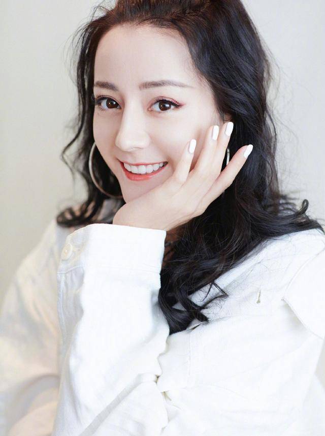 娱乐圈笑容很甜美的5位女明星,高圆圆很清纯,最后一个心都化了