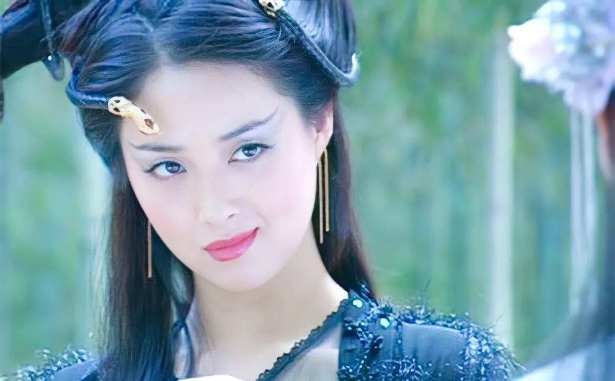 绿儿曾是很多人的梦中仙女,而同期《新聊斋志异》中"小翠"篇里的畲姬