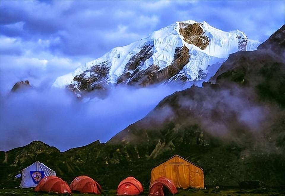 这个村落便是位于喜马拉雅山麓的推瓦村,具体位置在山南市浪卡子县.