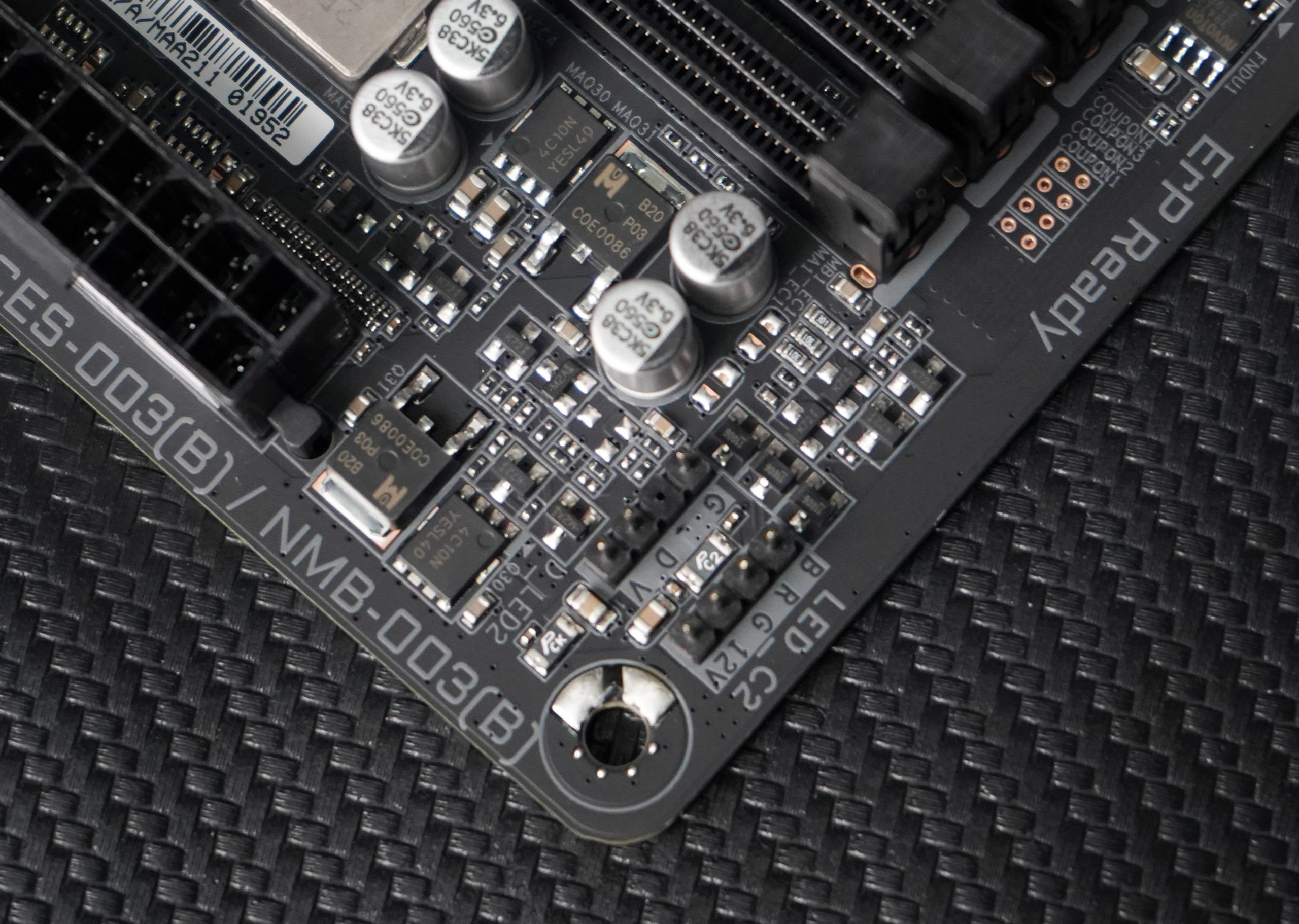 技嘉小雕b760m主板跑i9-13900k_供电_支持_装甲