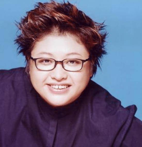 错过李延亮,爱过栾树,韩红终于找到"归属",如今一点都不孤独_奶奶