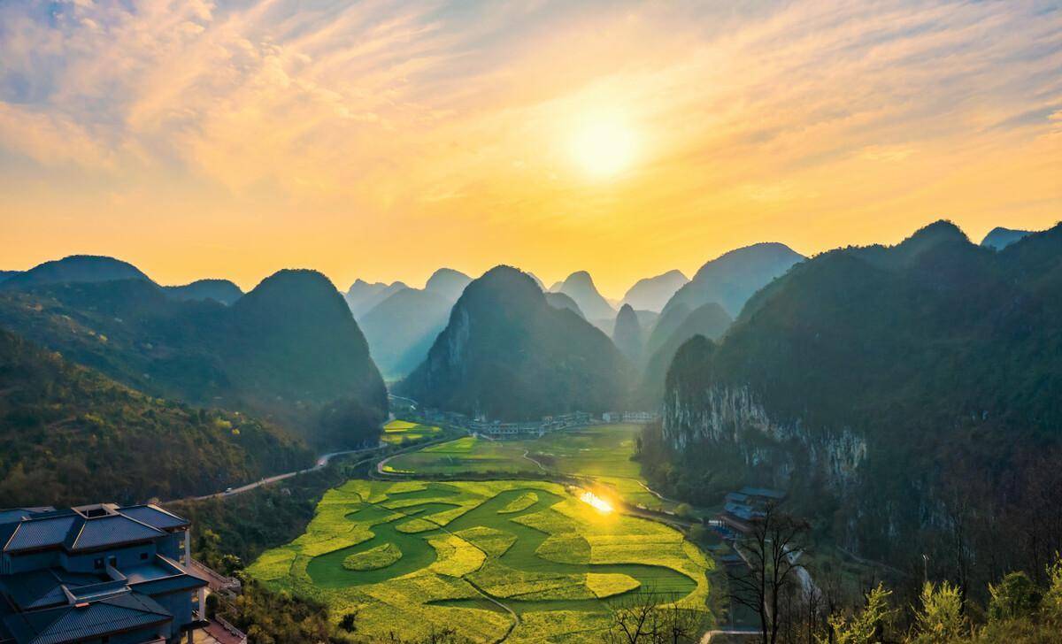 中国必去的赏花之地,三:贵州安顺,起伏跌宕的油菜花景观_梯田_龙宫