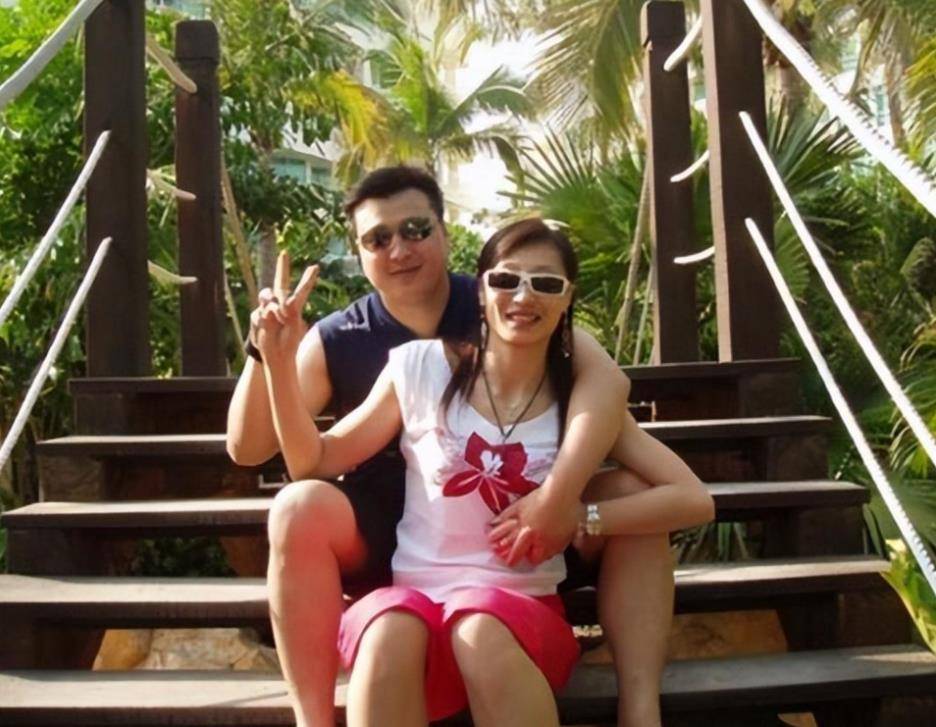 羽毛球张宁:有过一段失败的婚姻,二婚嫁大11岁李昂,47岁显富态_于洋