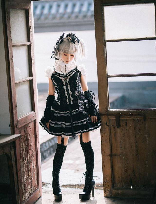 放弃你的黑长直吧,现在流行"公主切 双马尾",甜美感十足_发型_女生