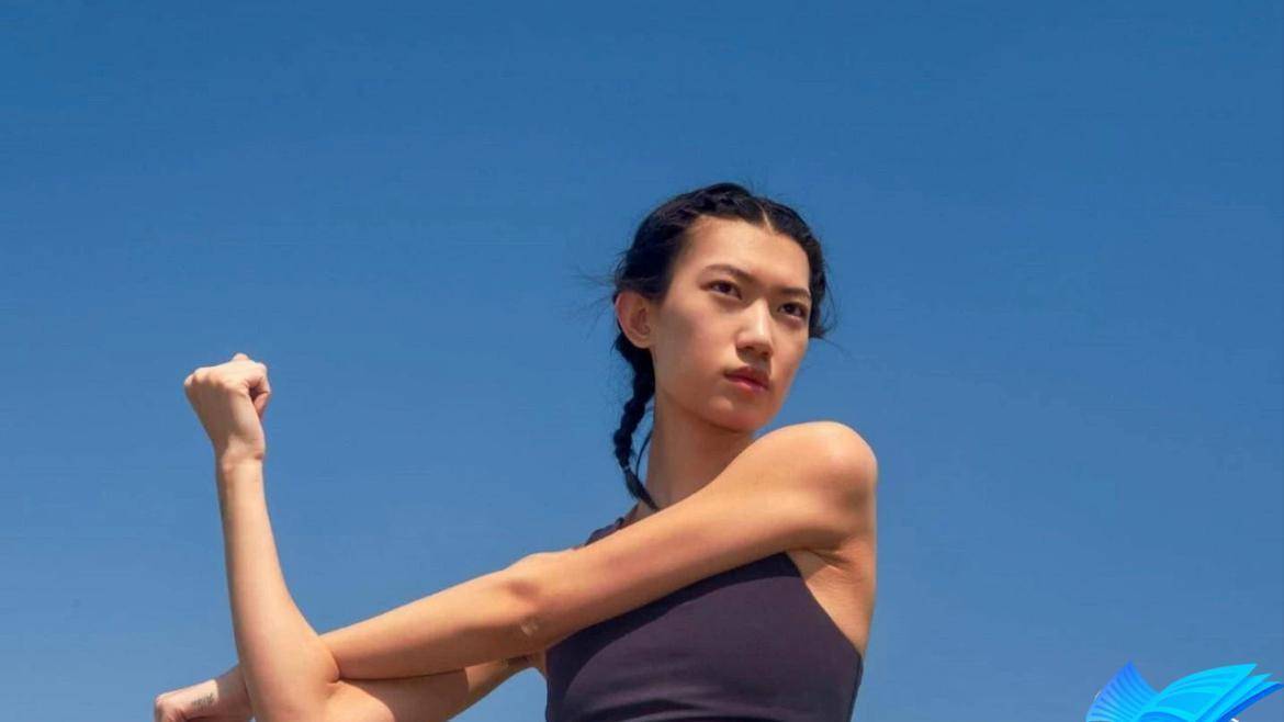 3,吴月现状令人羡慕虽然没有出现在维密上,但吴月凭借在《天使之路》