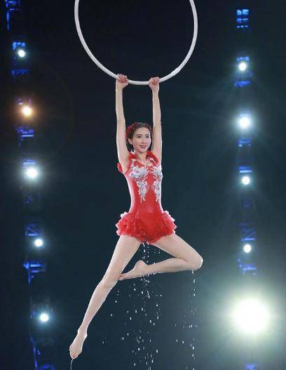 台湾不老女神林志玲热爱瑜伽,保持完美身材,收获幸福婚姻_运动_进行