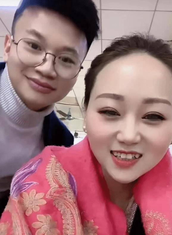 今无腿丈夫另寻新欢,独臂妻子一人带孩子_阿娇_小波_胳膊