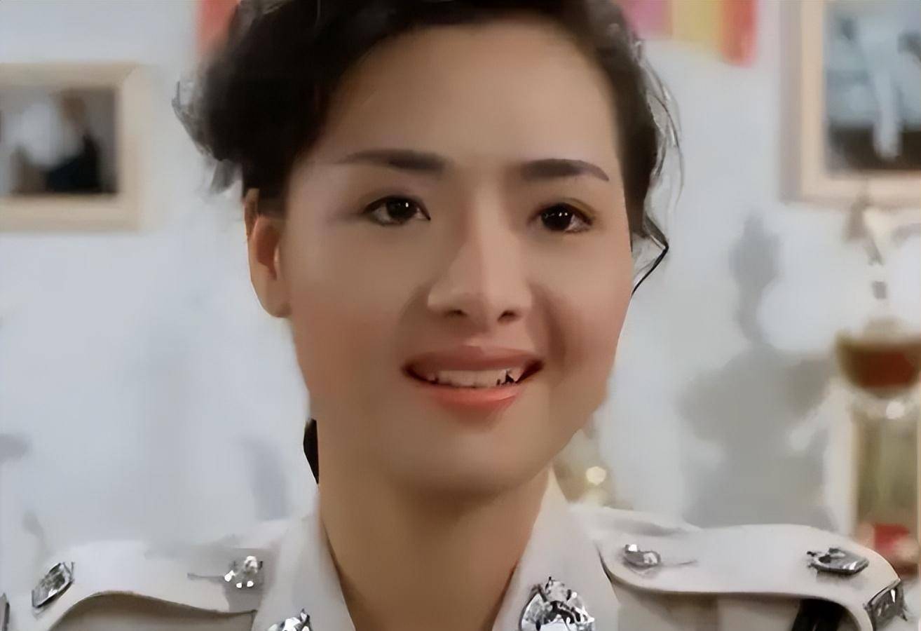 叶子媚真是人间清醒_身材_叶子楣_杂志