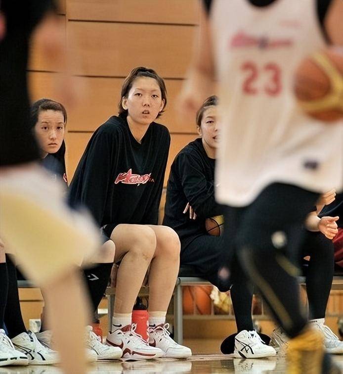 女篮新星认日本干爹,不辞而别入日本籍,如今遇困难想回国打球_李明阳