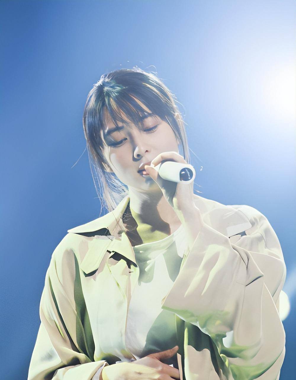 坂井泉水:她是摇滚乐里的一股"清流",她的美犹如泉水一般!