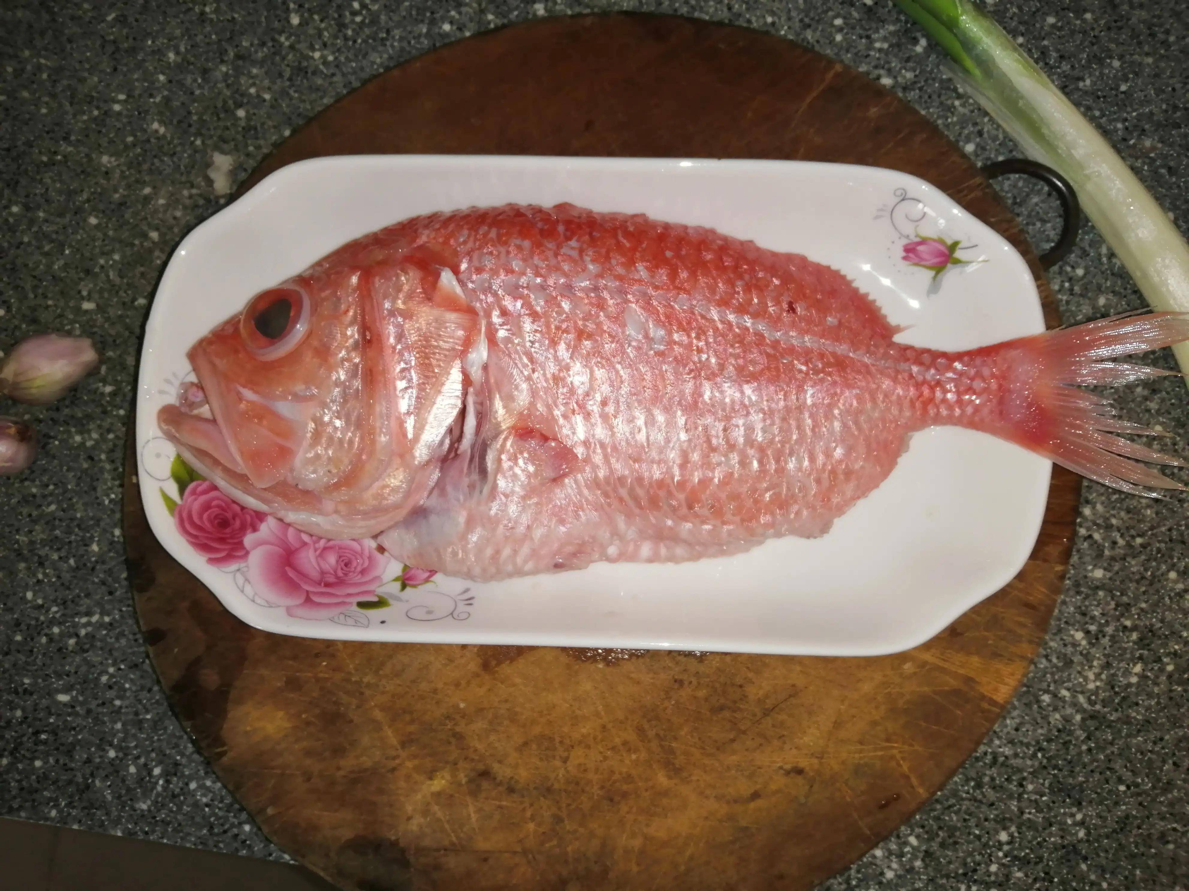 红灯笼鱼桂花鱼(大的六七两一条)苏媚趴式清蒸蓝眉鱼蓝媚鱼(花翅)苏