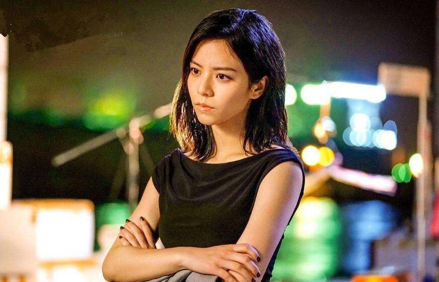 摘下眼镜那一刻,美到不敢认