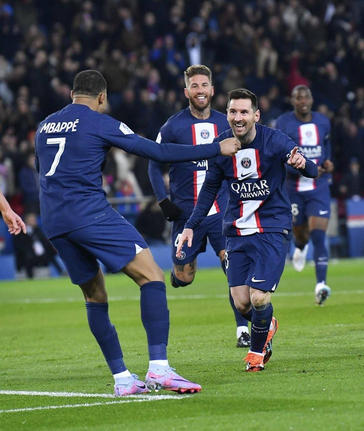 巴黎圣日耳曼4-2击败南特,梅西首开纪录,姆巴佩打进最后一球_比赛_胜