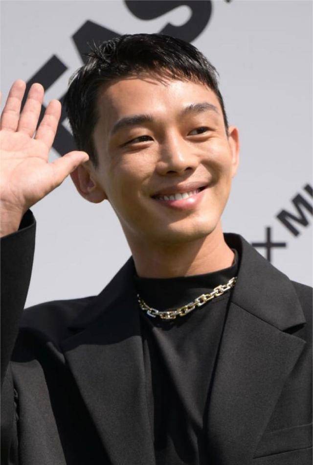 韩国演员刘亚仁吸毒证据高达10000张,巨星陨落的速度让人唏嘘_电影