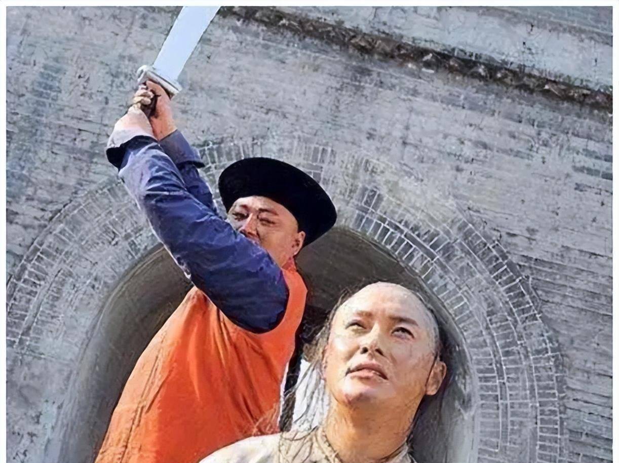 所以可以看出来,斩首和绞刑都可谓是干净利落,直接把人处死,而且回收