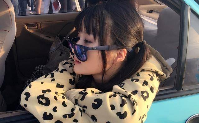 《小别离》出道,她曾凭借二次元走红,如今美到犯规,网友:粉了_李诺