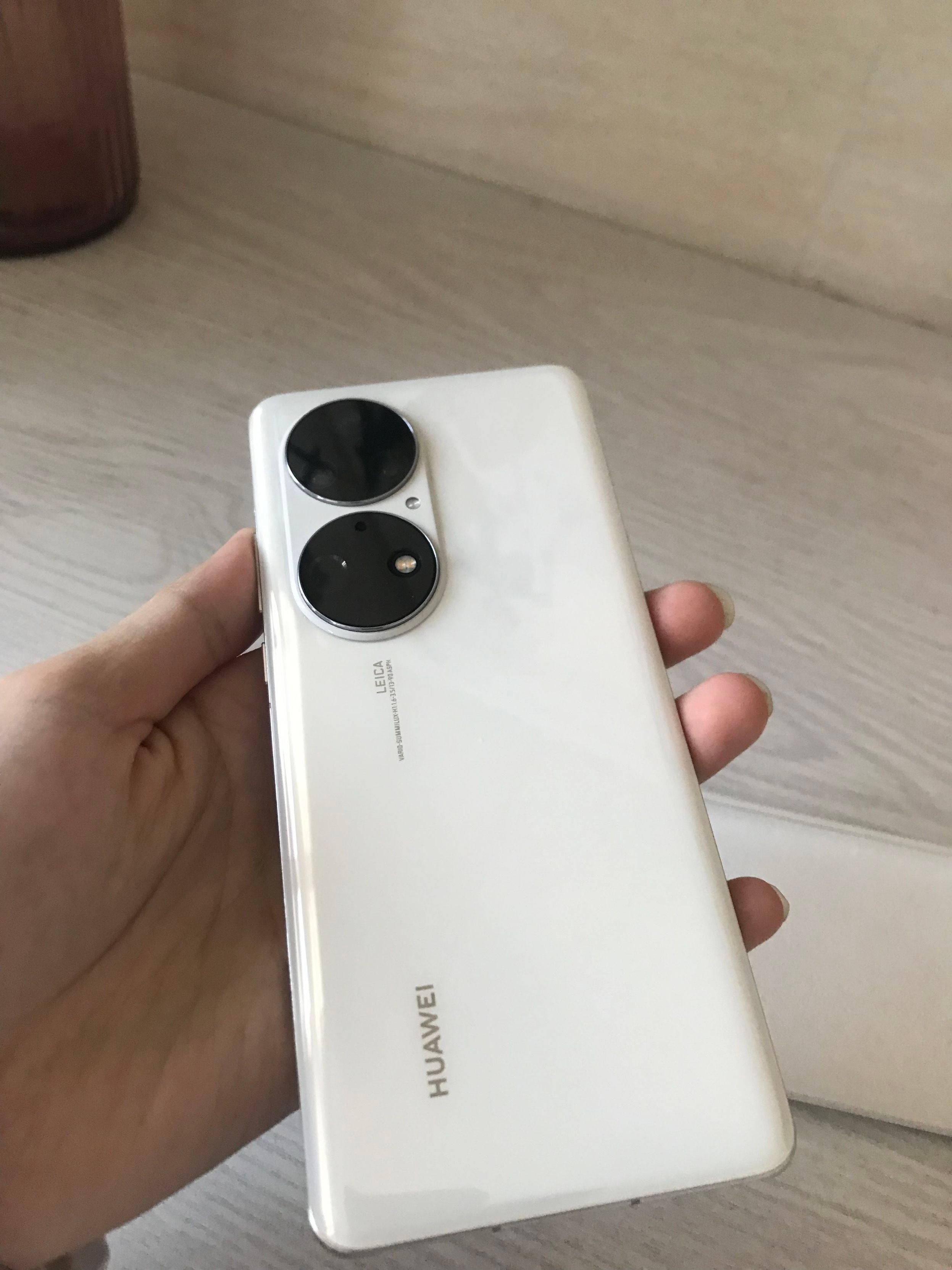 传感器而且还有暗光长焦,这一点就非常舒服了,正愁p50 pro长焦暗光