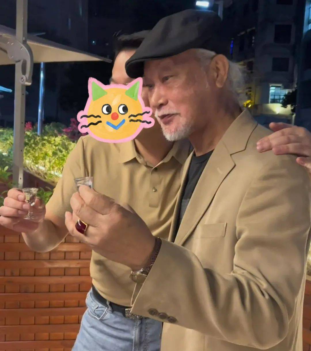 "罗三炮"狄威近照曝光,满头白发胡须全白,网友:怎么这么老了