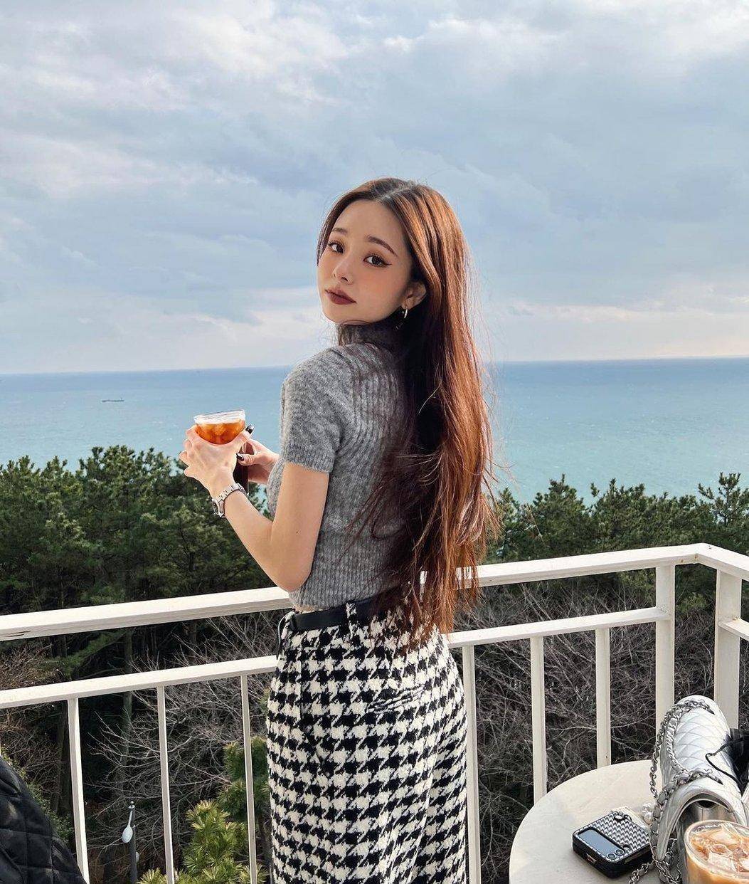 如果宋智雅真顺利签约就会成为rain,宋康昊,王嘉尔,tiffany,hani等人