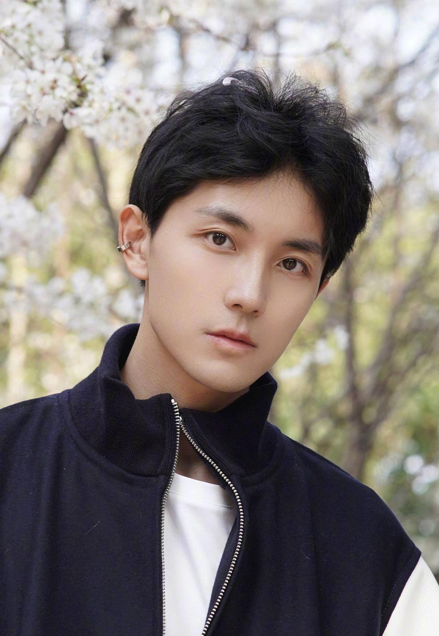 塌房,伏明霞净身出户,男网红被编导猥亵,全是大瓜_蔡琳_高梓琪_孩子