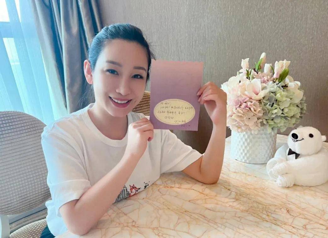 面部肿胀似发面馒头,身材严重发福神似壮汉_王建新_老婆_老公