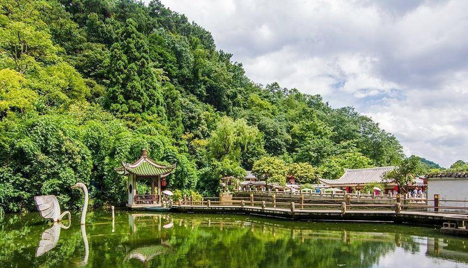 貴陽人的後花園,依山傍水,劉昊然在黔靈山公園還和猴哥對視過_隧道