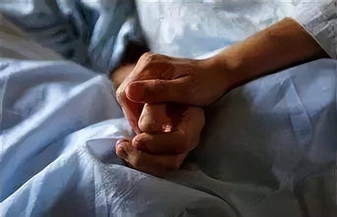 临终前"回光返照"时,人会看到什么?多跟他们说说话_死亡_患者_情况