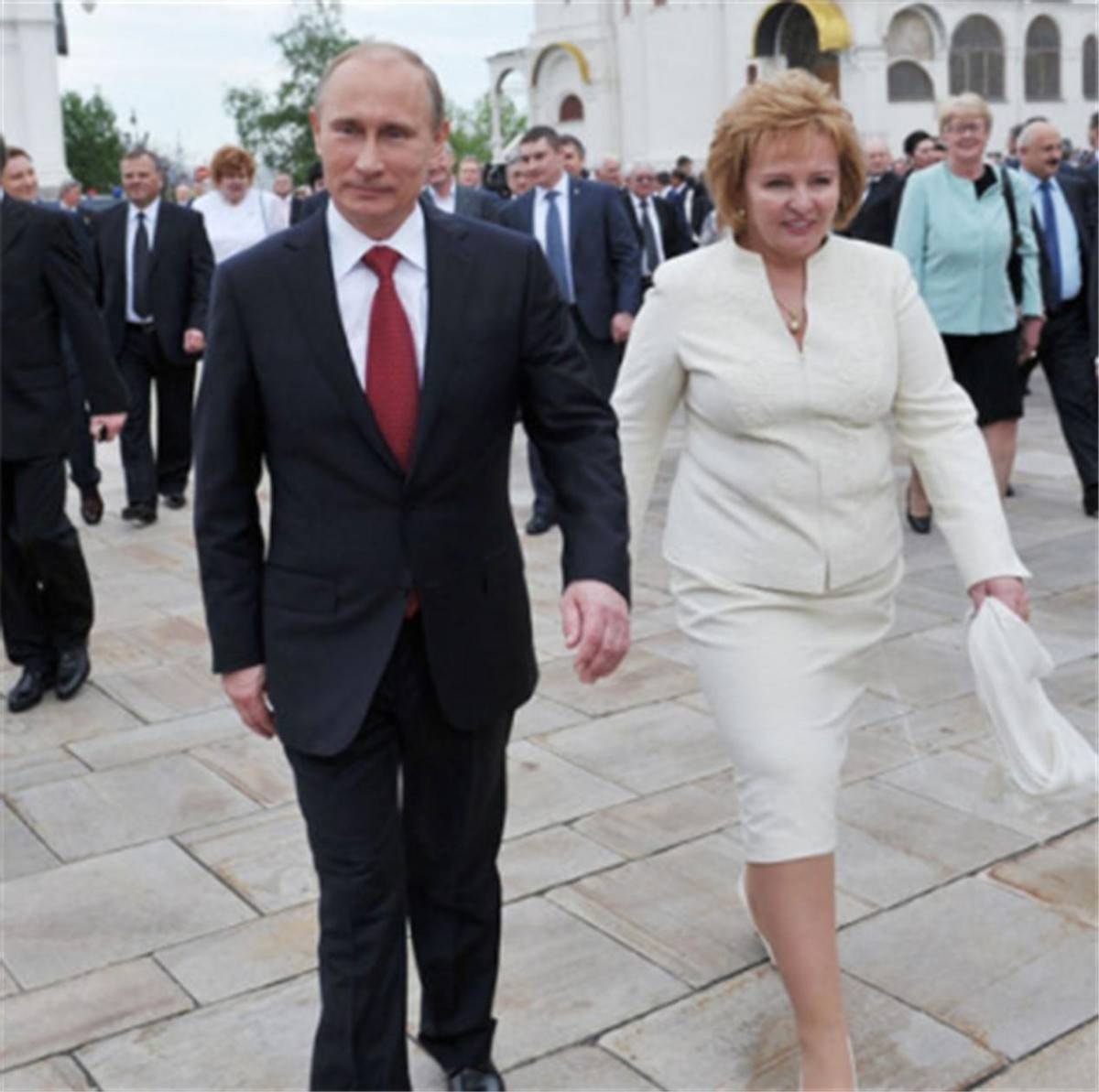 相濡以沫30年,最终却劳燕分飞_柳德米拉_生活费_家庭