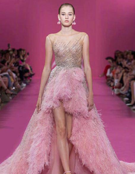 大冬天穿10cm短裤配单衣,冷到腿都变色_身材_感觉_一身