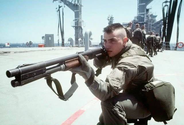 欧洲顶级单兵利器,雷明顿m870式霰弹枪有何实力?_公司_弹匣_进行