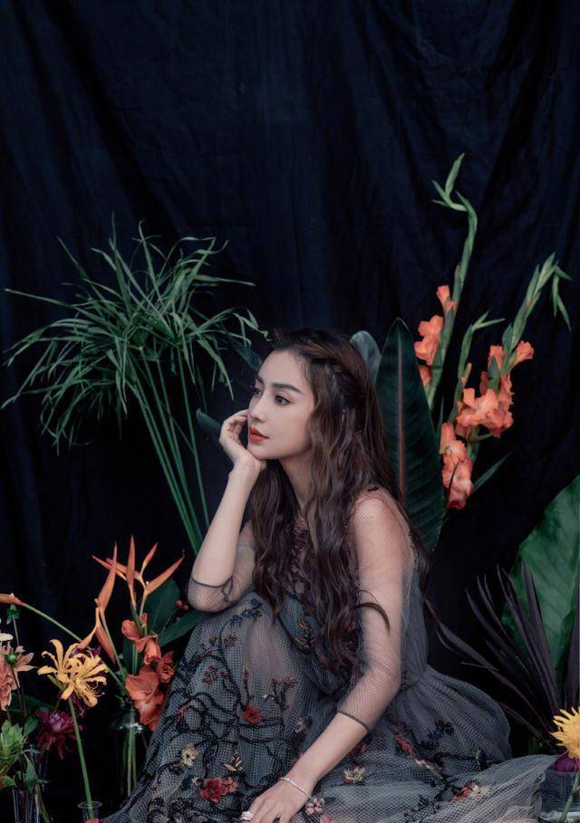 angelababy穿迪奥网纹纱裙"美如仙子",长发造型飘逸脱俗_气质_裙子