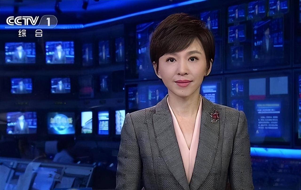 即将卸任的央视女主持人欧阳夏丹《新闻联播》终于传来喜讯_父亲_工作
