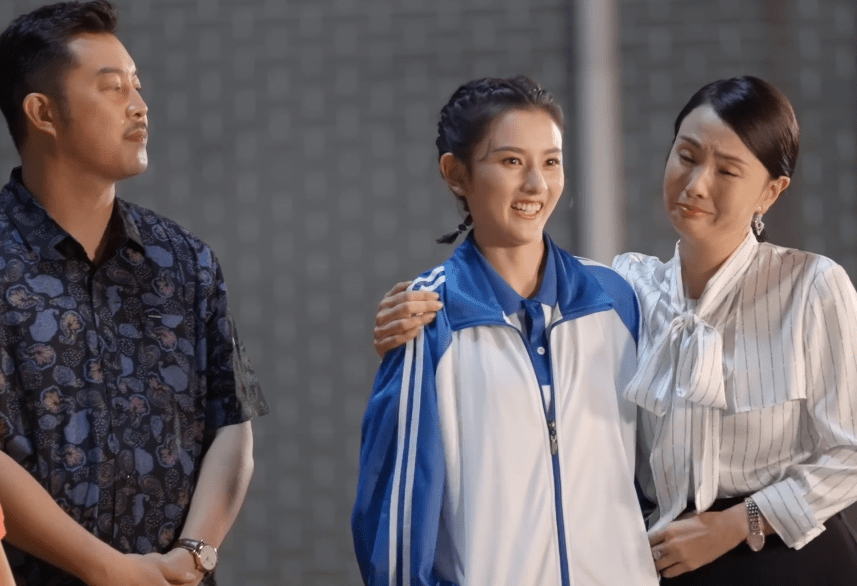 可大家能看萌探版《小欢喜》,宋祖儿穿着乔英子的校服,而陶虹跟沙溢