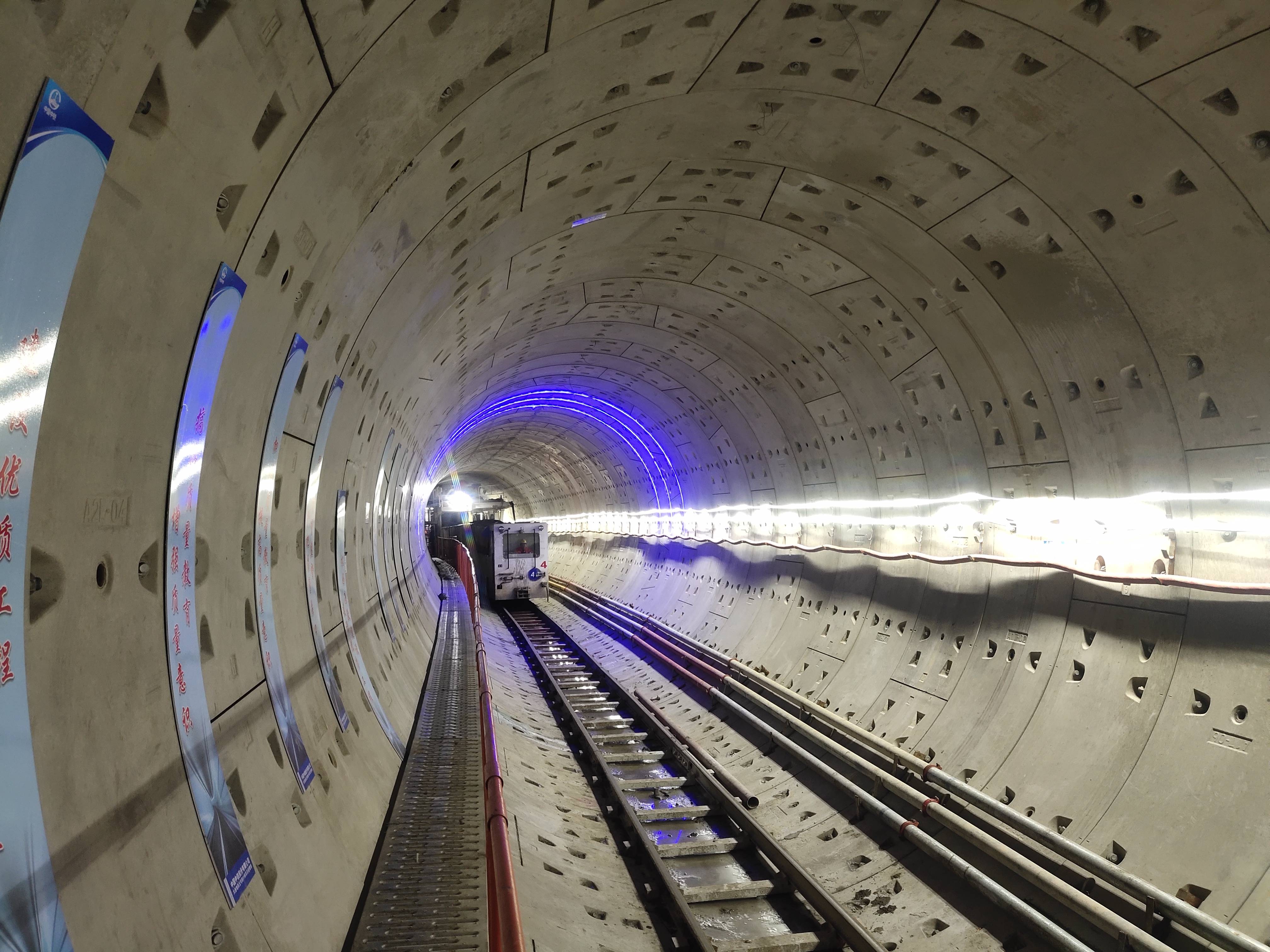 大连地铁五号线隧道图片