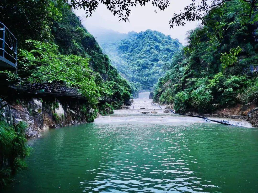 天上水境,瀑布飞虹,在春天感受一场童话胜境!_仙境_精灵_栈道