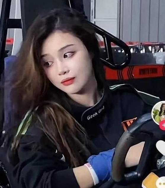 直播喝农药自杀的美女网红「罗小猫猫子」骨灰被人调包配阴婚_网友