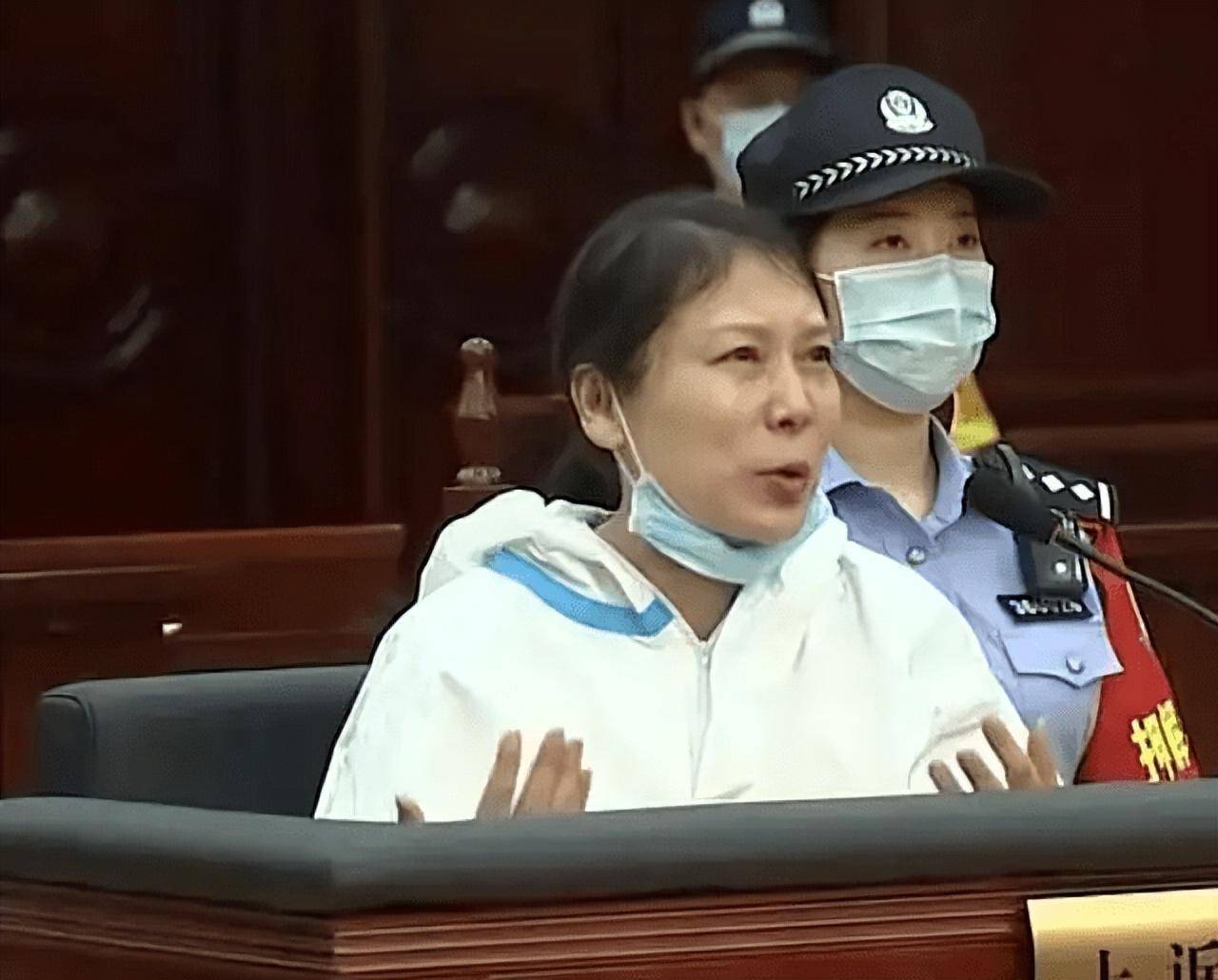 大家想,在合肥案中,从殷某进门到法子英杀了小木匠后,殷某彻底崩溃