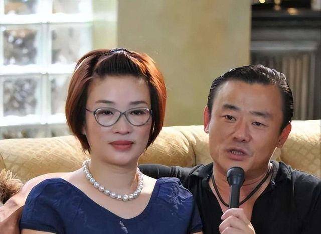 前夫进监狱,她后脚带娃嫁给周立波_杨胜华_大订单_富豪