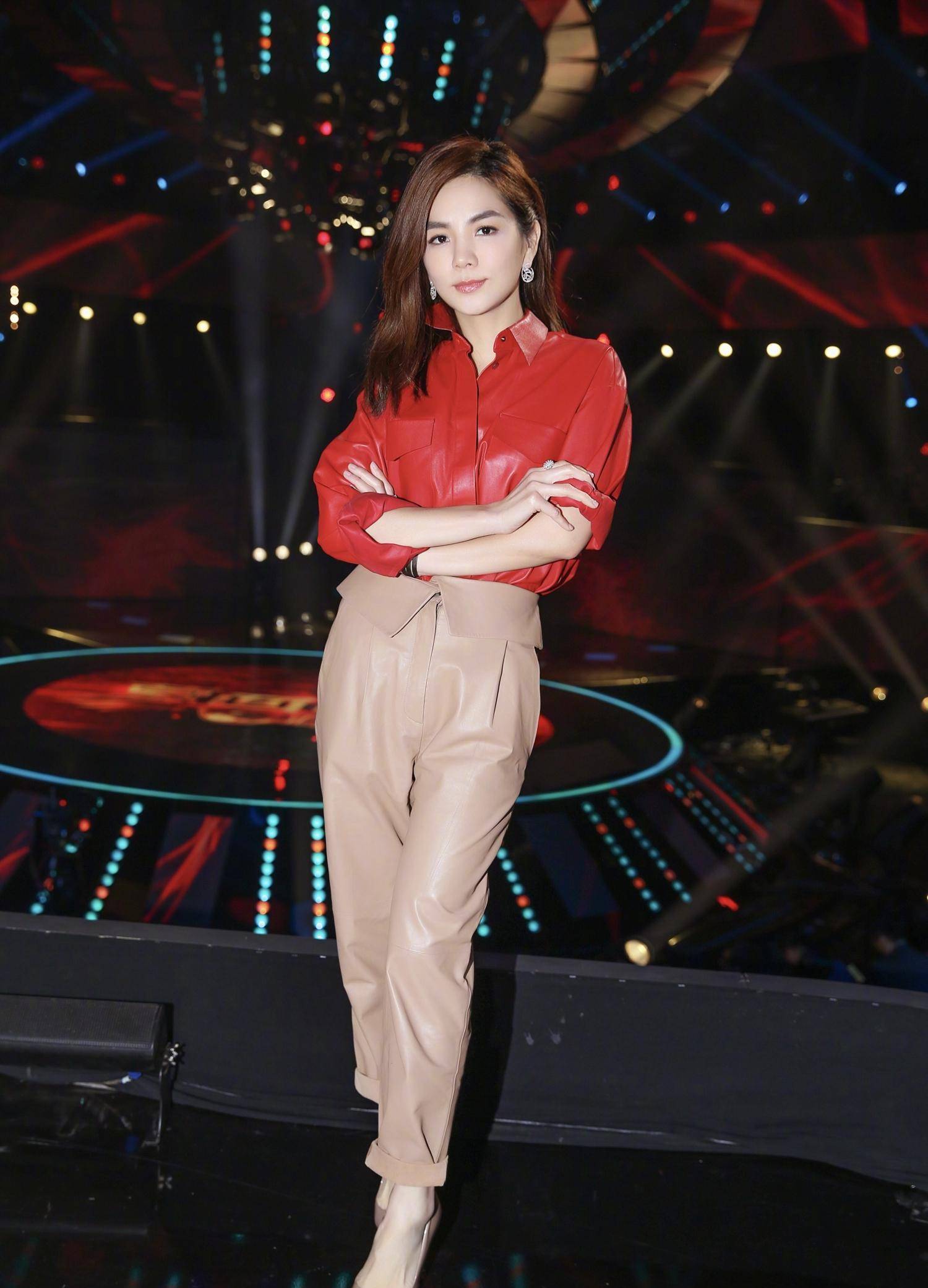 ella变知性大姐姐?