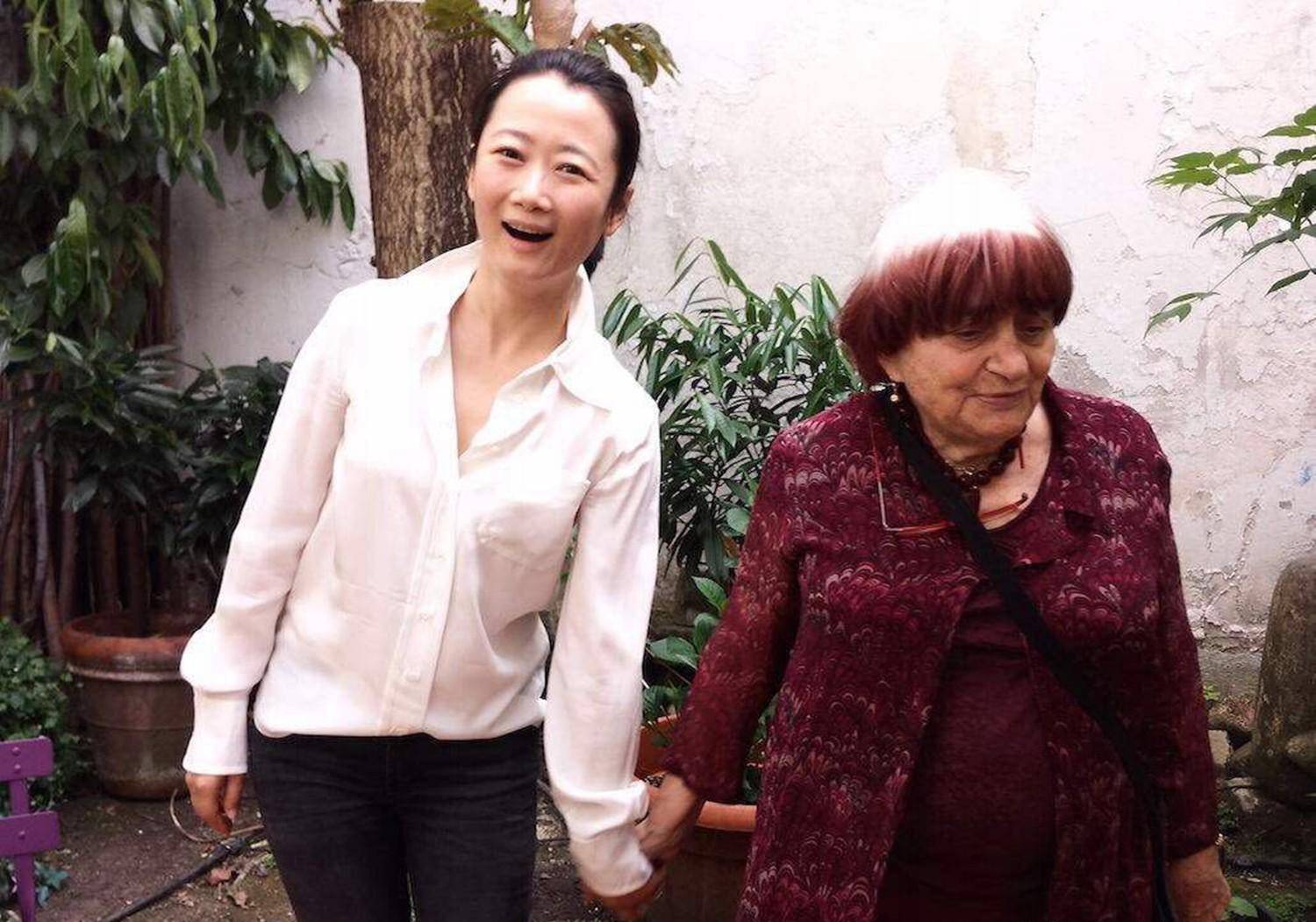 那个演《站台》一夜成名的赵涛,嫁名导贾樟柯后,如今过得怎样?