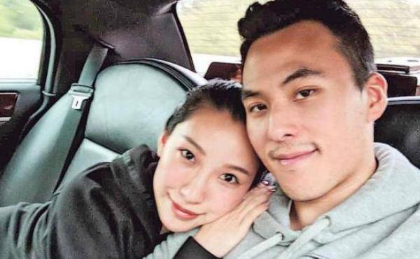 值得一提的是当时何鸿燊离去后的讣告上,齐娇还是名为女子,按照何猷启