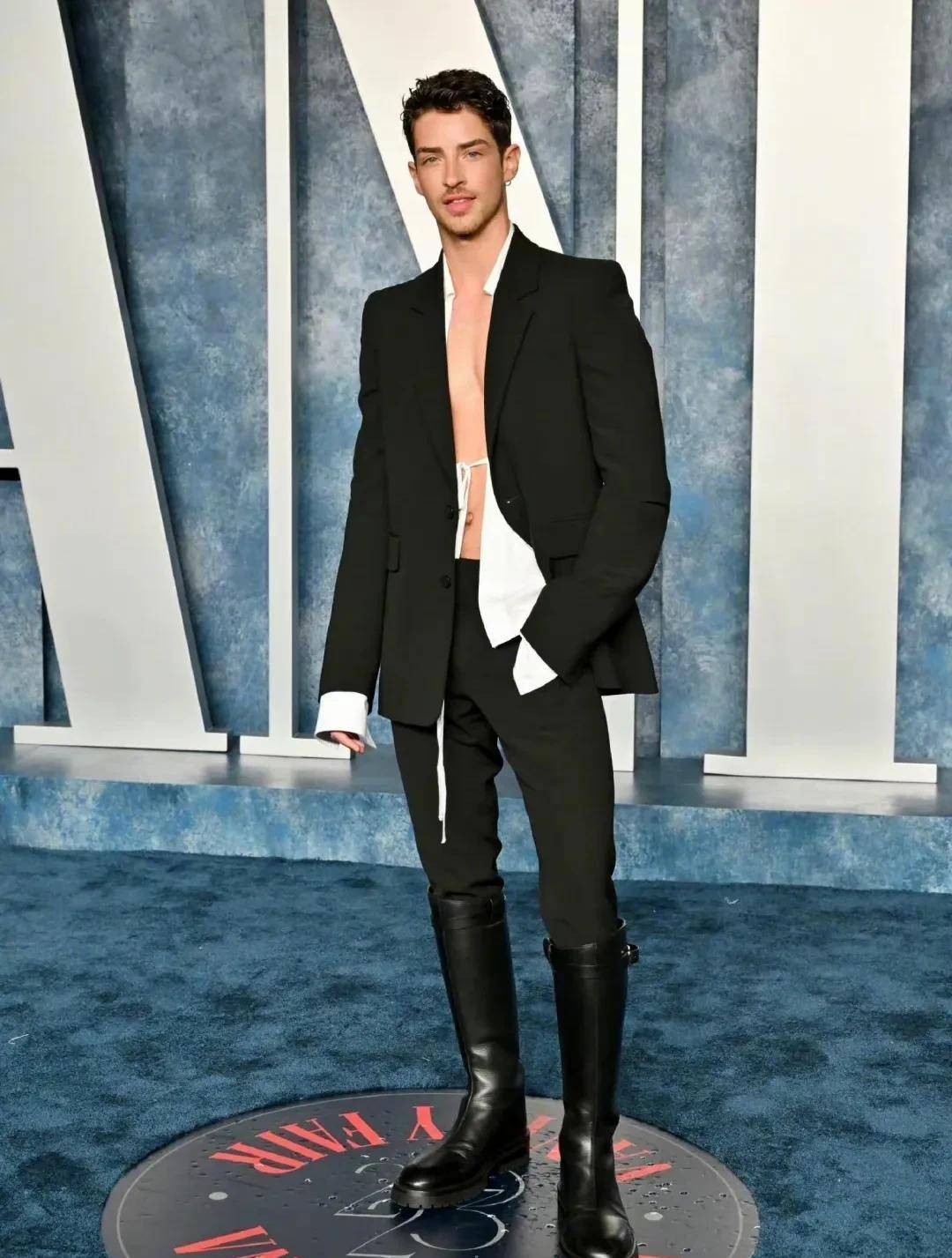 《名校风暴》走红的西班牙帅哥马努 66 里奥斯,痞帅型男的诱惑_黑色