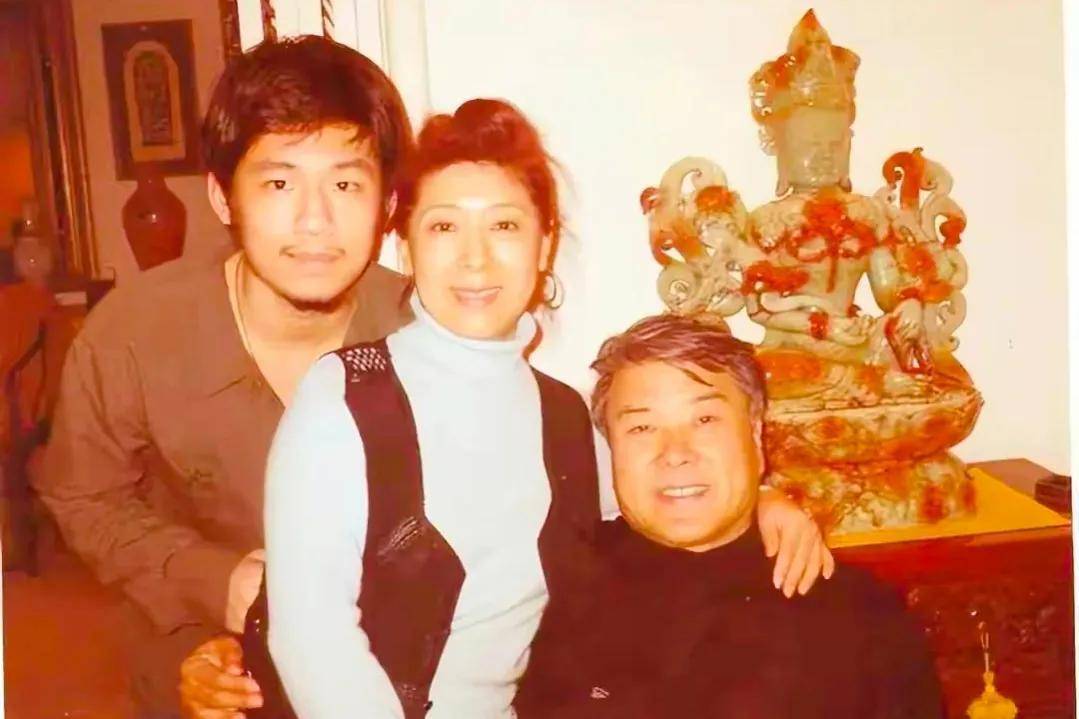 69岁关牧村和丈夫入住顶级养老院,位置紧邻西湖,费用高达500w!