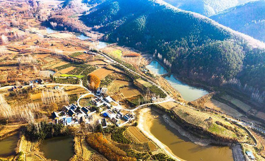 红25军长征途经的村子火了,城里人纷纷来寻梦,山乡时尚很诱人_桐柏县