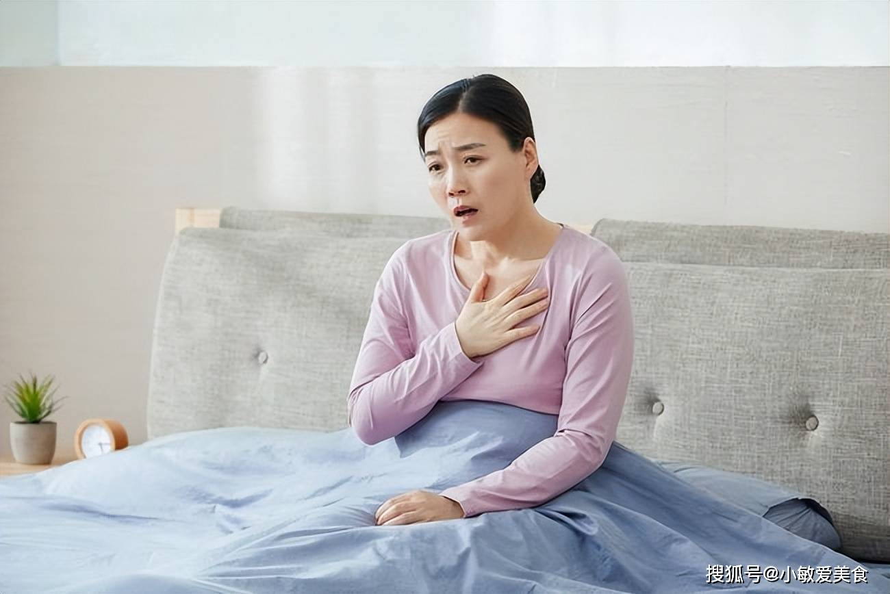 女人进入更年期,多吃3种碱性食物,含"天然黄体酮",延缓衰老,增强体质