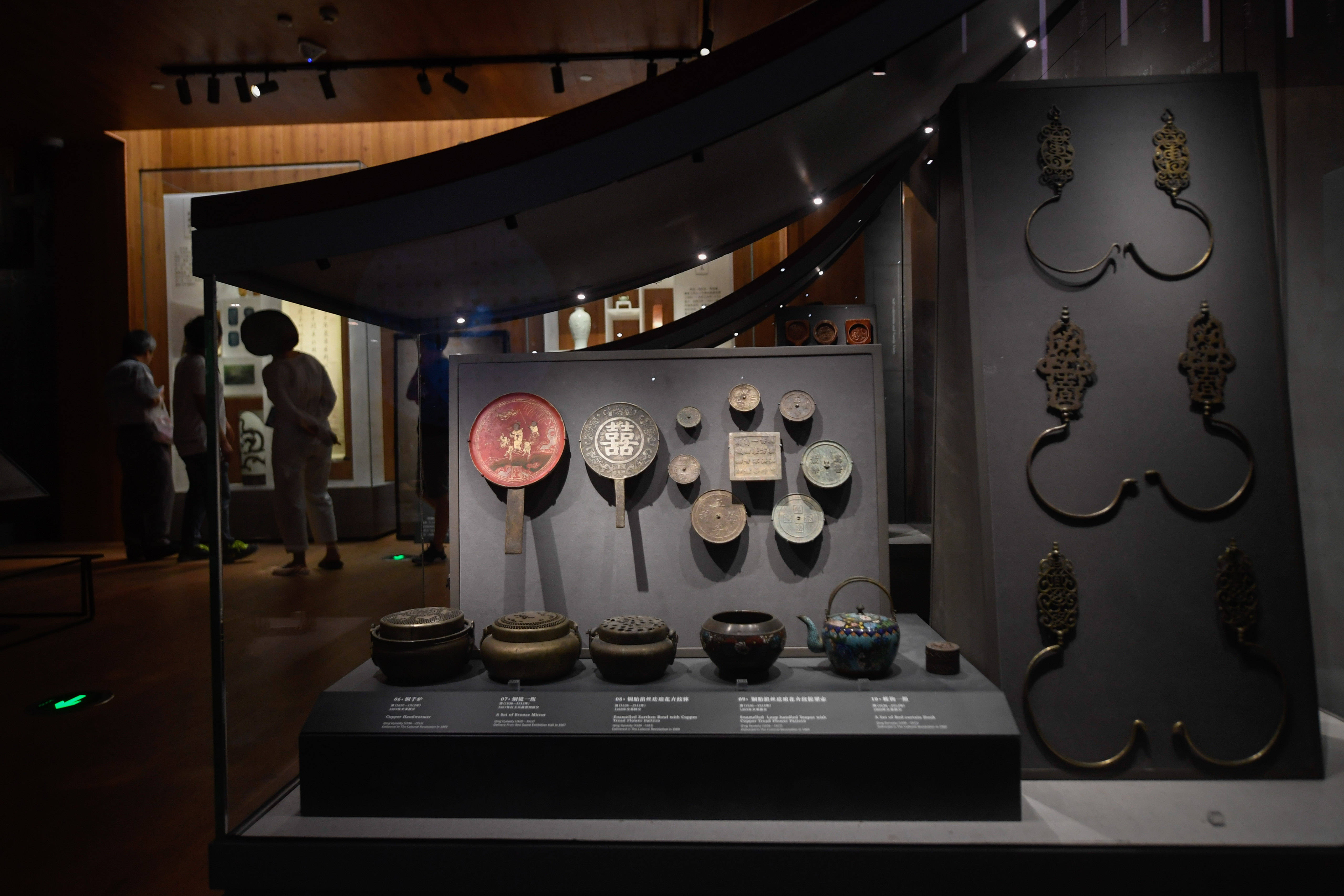 乾坤uwb定位助力会展,展厅人员精准定位_实时_标签_位置