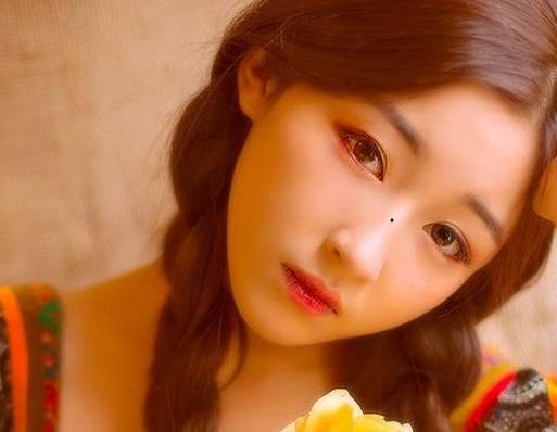 旺夫又益子,今生注定名门望族鼻梁长痣鼻梁长痣的女人,天生就是福气
