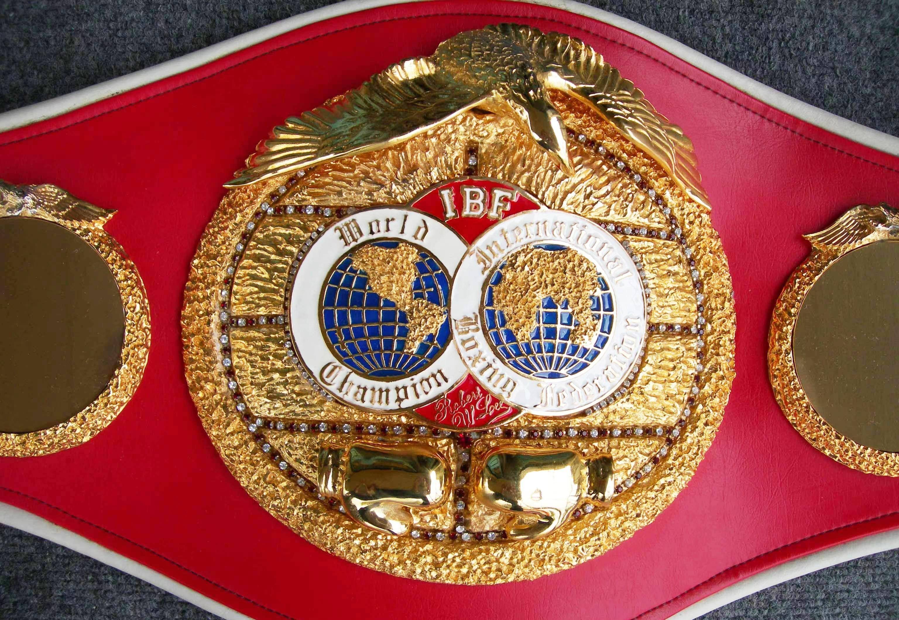 米哈伊洛维奇如今是ibf泛太平洋中量级冠军,可能会被要求与法尔考进行